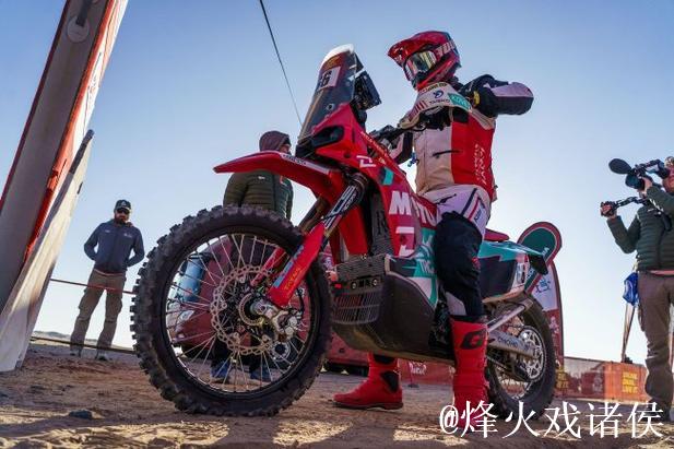 达喀尔拉力赛第九赛段 范高翔夺赛段第10名 达喀尔拉力赛第九赛段 范高翔夺赛段第10名